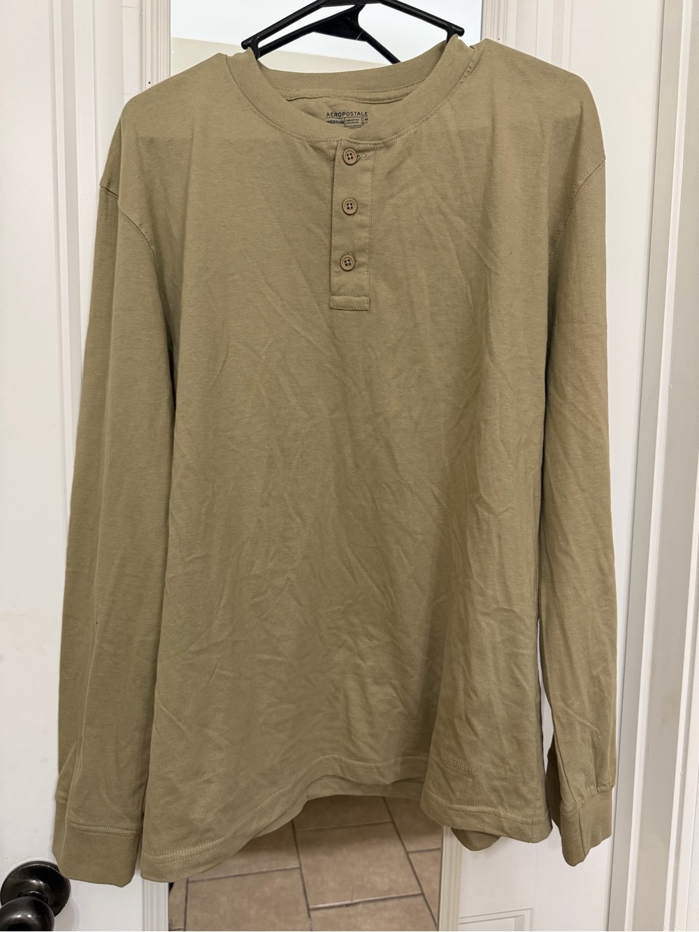 Aeropostale Men's Olive Green Long Sleeve Henley